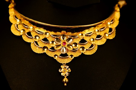 Kchinnadurai: View our entire collection of necklaces jewellery for women at our online store today.