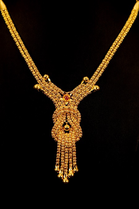 Kchinnadurai: View our entire collection of necklaces jewellery for women at our online store today.