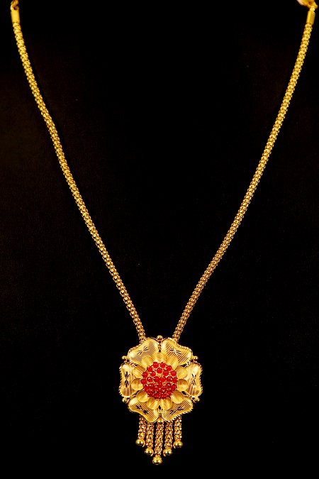 Kchinnadurai: View our entire collection of necklaces jewellery for women at our online store today.