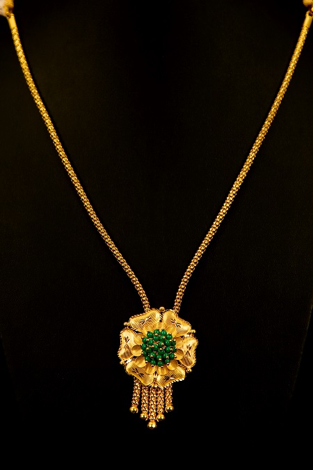 Kchinnadurai: View our entire collection of necklaces jewellery for women at our online store today.