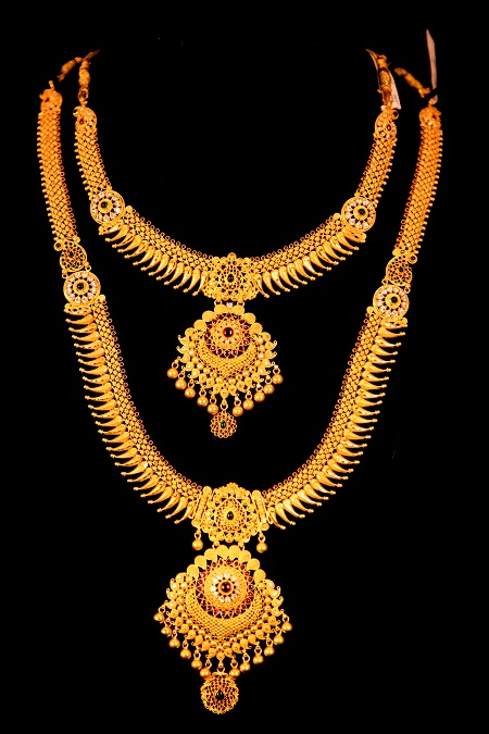 Kchinnadurai: View our entire collection of necklaces jewellery for women at our online store today.