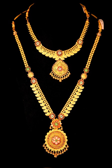 Kchinnadurai: View our entire collection of necklaces jewellery for women at our online store today.