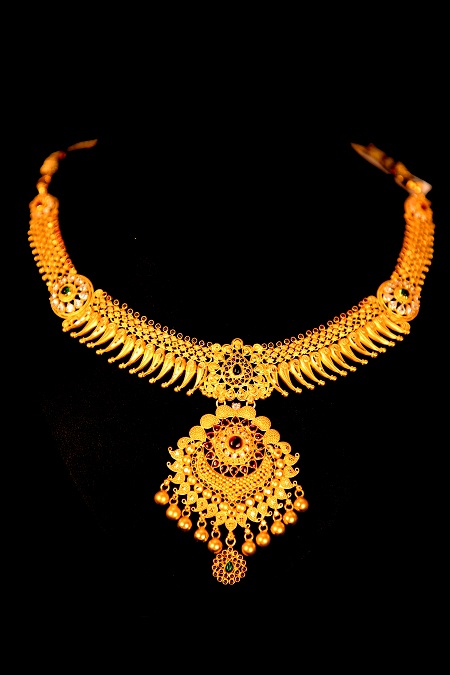 Kchinnadurai: View our entire collection of necklaces jewellery for women at our online store today.